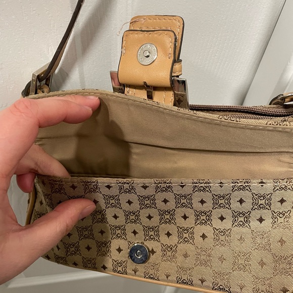 Villager Liz Claiborne Beige Handbag - Picture 4 of 4